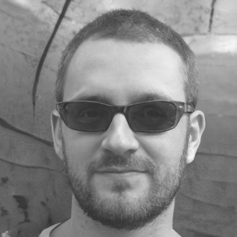 Web Application Tester Dimitri conducting cross-browser compatibility testing